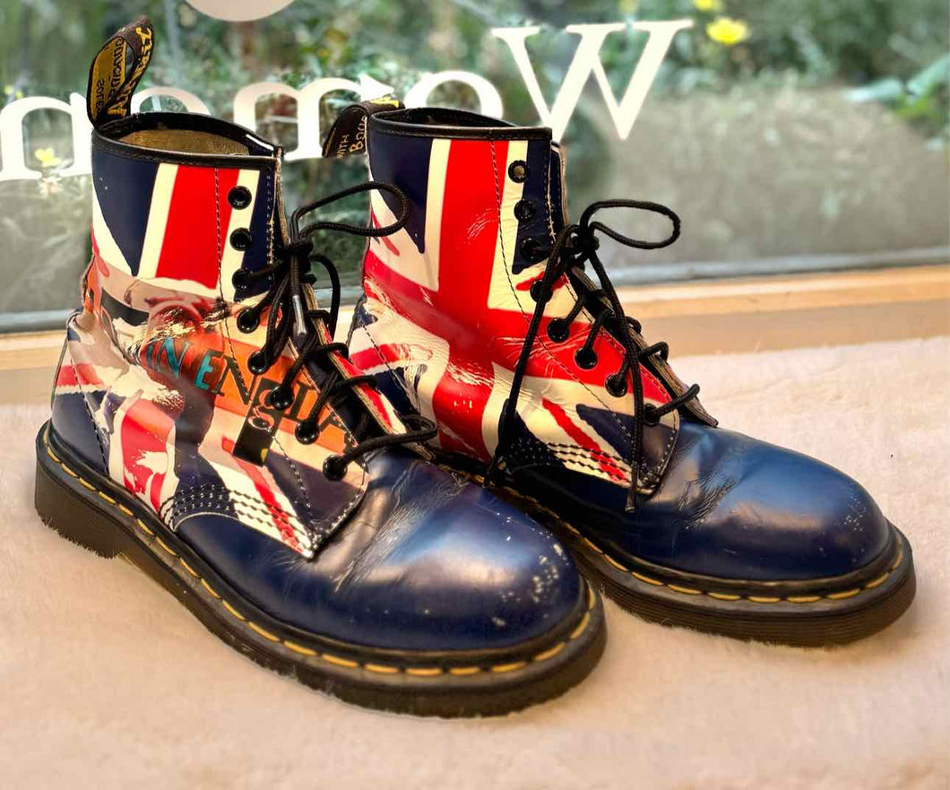 Dr. Marten Size 8 Blue Print Pre-Owned Boots- Ladies