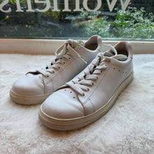 Load image into Gallery viewer, Tory Burch Size 8 White Sneaker Pre-Owned Shoes- Ladies
