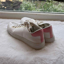 Load image into Gallery viewer, Greats Brooklyn Size 7.5 White Sneaker Pre-Owned Shoes- Ladies

