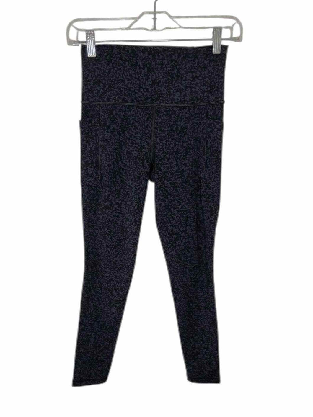 Athleta Size X- Small Blue Print Pre-Owned Leggings- Ladies