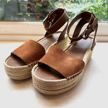 Load image into Gallery viewer, Vince Size 6.5 Brown Sandal Pre-Owned Shoes- Ladies
