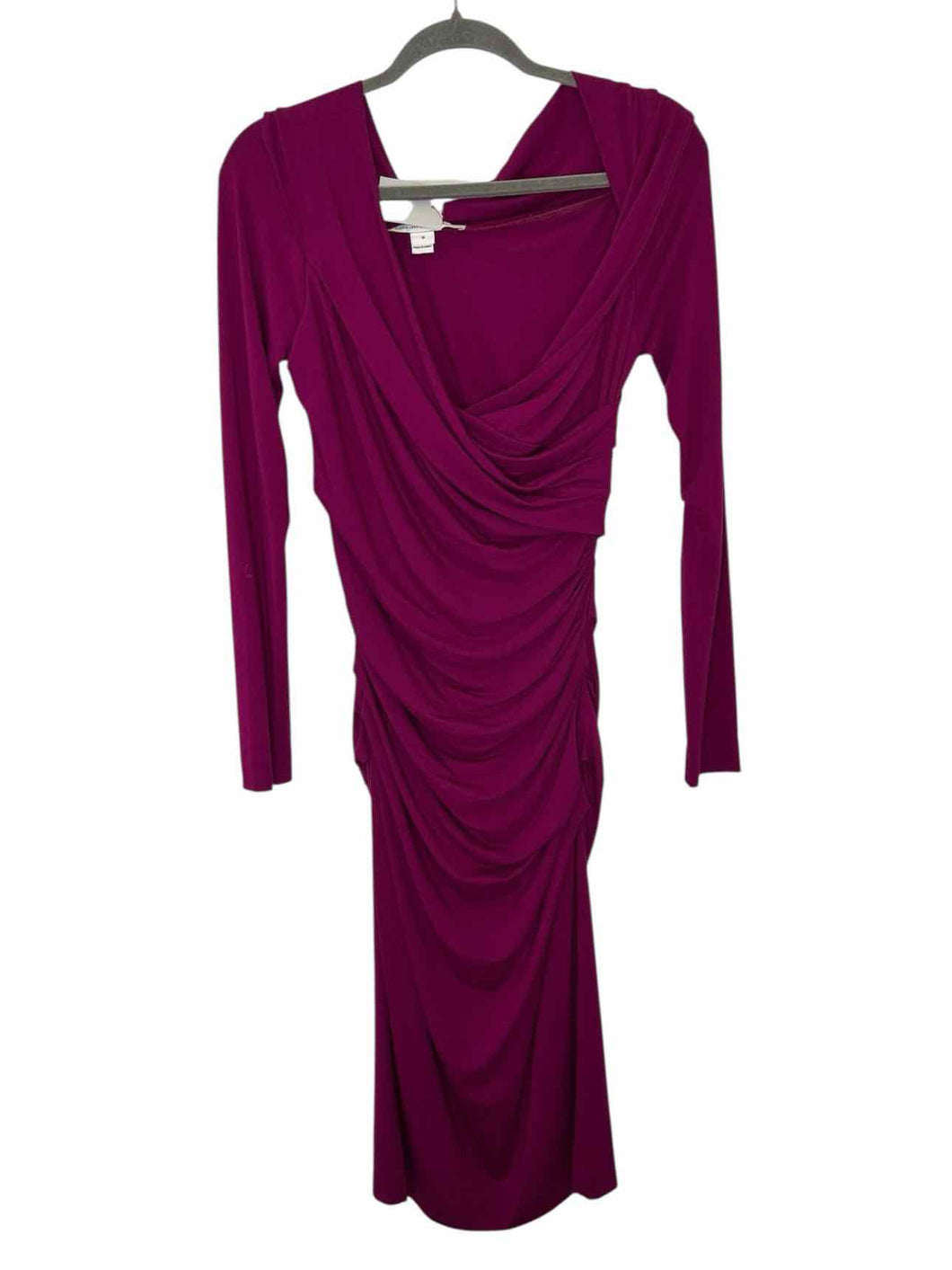 Diane VonFurstenberg Size Medium Fuschia Pre-Owned Dress- Ladies