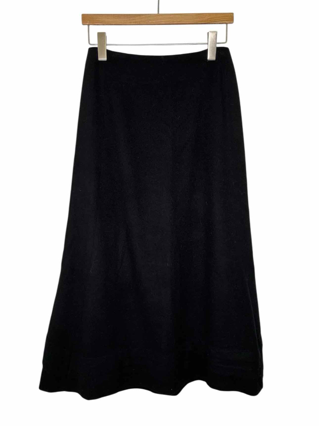 Size Medium Black Pre-Owned Skirt- Ladies