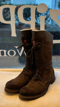 Load image into Gallery viewer, Celtic &amp; Co. Size 38 Brown Pre-Owned Boots- Ladies
