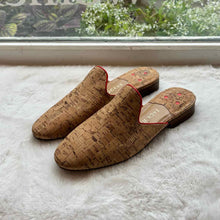 Load image into Gallery viewer, Jack Rogers Size 7.5 Cork Flats Pre-Owned Shoes- Ladies
