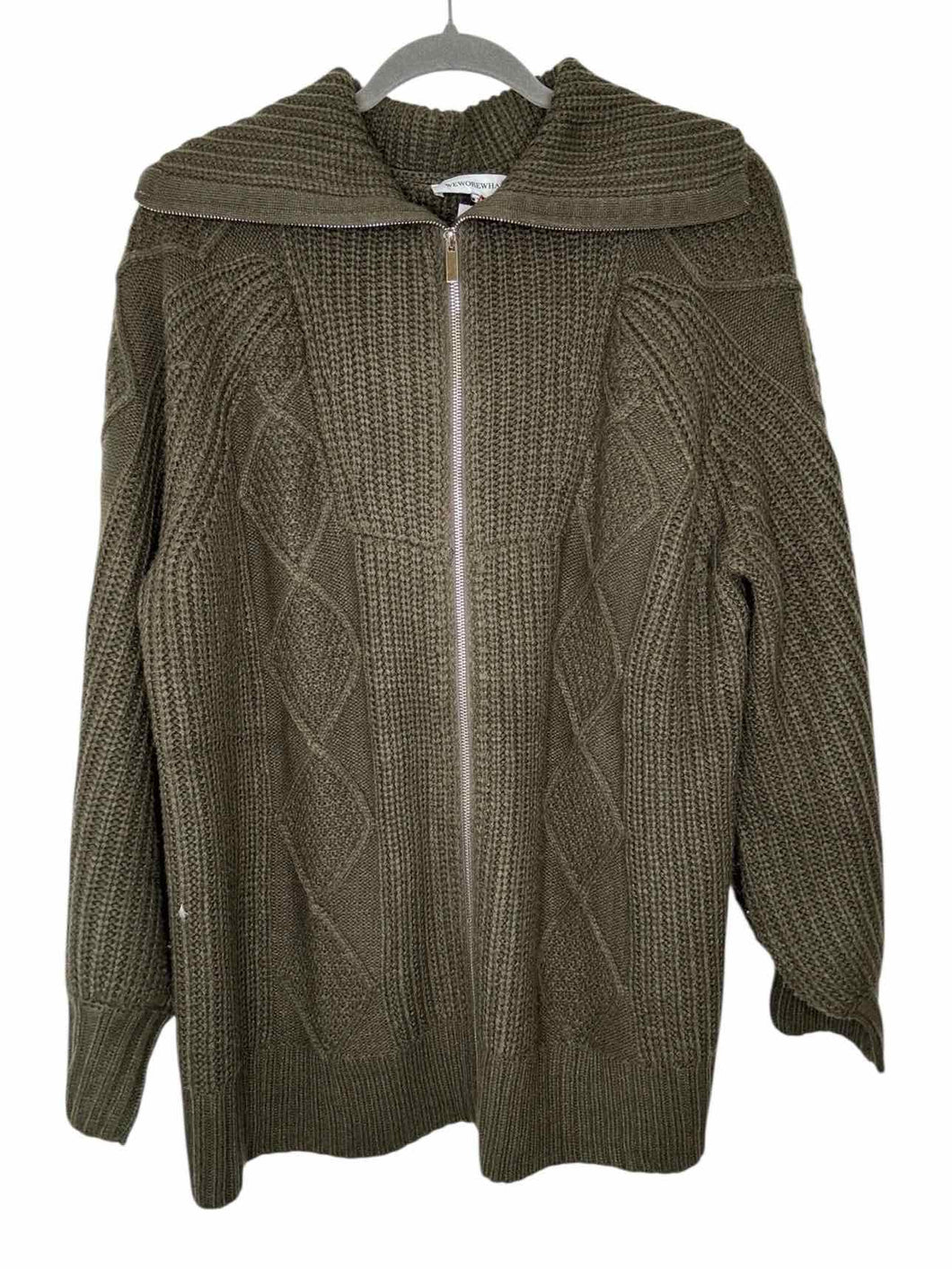We Wore What Size S/M Green Pre-Owned Sweater- Ladies