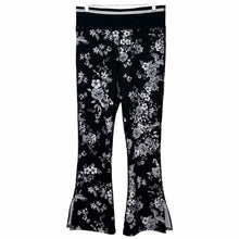 Load image into Gallery viewer, Johnny Was Size Large Black Floral Pre-Owned Activewear- Pants
