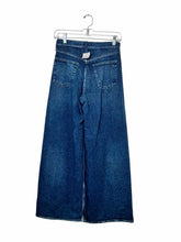 Load image into Gallery viewer, Rag &amp; Bone Size 24 Denim Pre-Owned Jeans- Ladies
