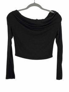 Bershka Size Medium Black Pre-Owned Top- Ladies