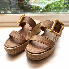 Load image into Gallery viewer, J McLaughlin Size 7.5 Straw Sandal Pre-Owned Shoes- Ladies
