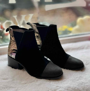 Toms Size 8 Black Pre-Owned Boots- Ladies