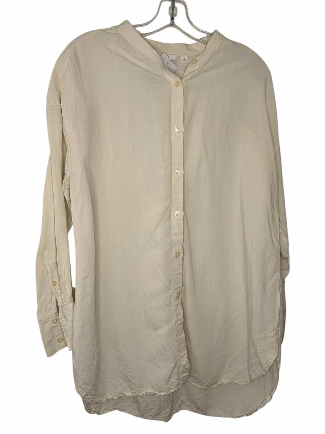 UNIQLO Size Medium Ivory Pre-Owned Shirt- Ladies