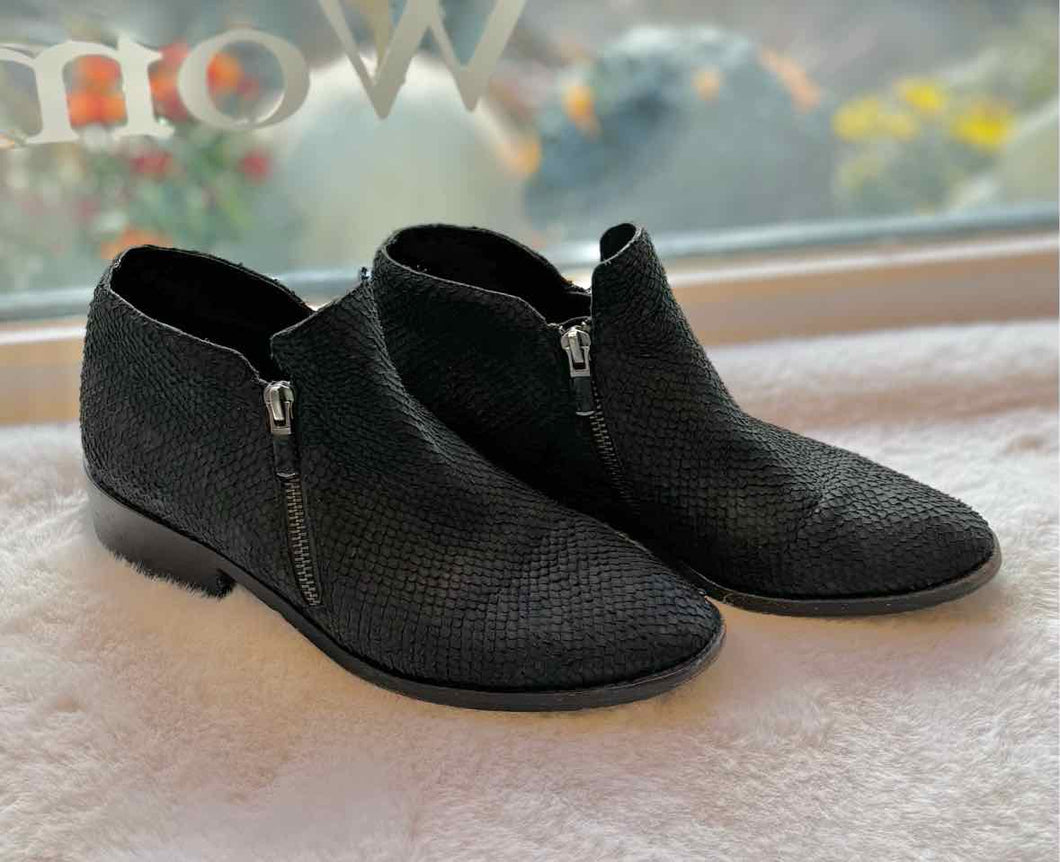 Eileen Fisher Size 7.5 Black Bootie Pre-Owned Shoes- Ladies