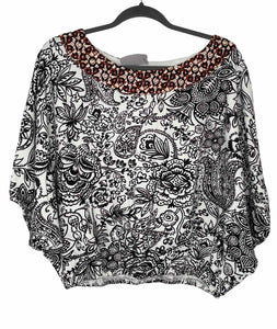 Anthropologie Size X- Small White Print Pre-Owned Top- Ladies