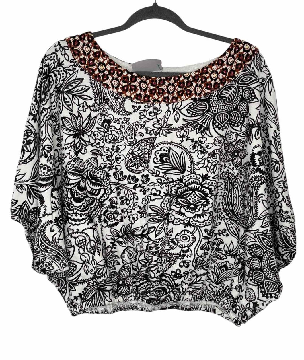 Anthropologie Size X- Small White Print Pre-Owned Top- Ladies
