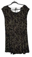 Load image into Gallery viewer, Free People Size X- Small Green Pre-Owned Dress- Ladies
