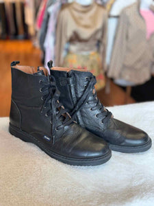 Size 39 Black Pre-Owned Boots- Ladies