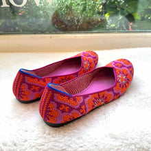 Load image into Gallery viewer, Rothy's Size 6 Orange Print Pre-Owned Loafer Shoes- Ladies
