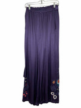 Load image into Gallery viewer, Johnny Was Size X-Large Purple Pre-Owned Pants- Ladies
