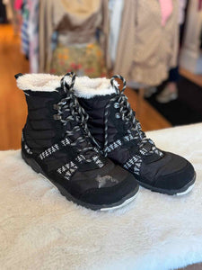 Size 9 Black Pre-Owned Boots- Ladies
