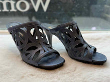 Load image into Gallery viewer, Donald Pliner Size 8 Blue Heels Pre-Owned Shoes- Ladies
