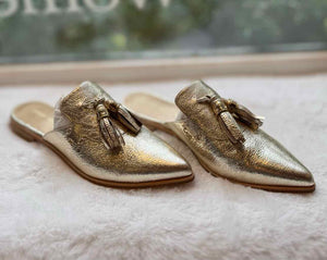 Stuart Weitzman Size 6.5 Gold Clog Pre-Owned Shoes- Ladies