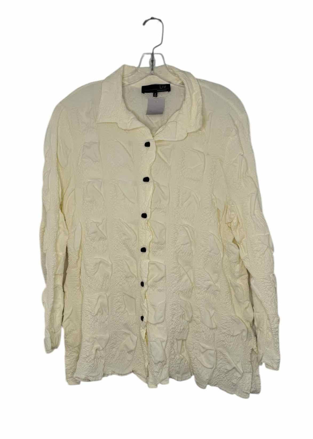 Habitat Size X-Large Cream Pre-Owned Shirt- Ladies