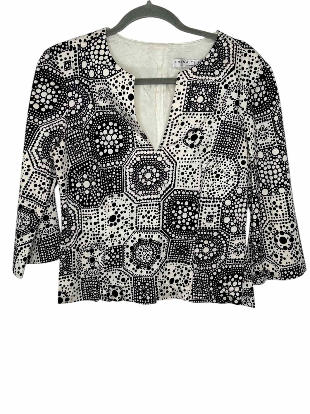 Trina Turk Size 10 Black Print Pre-Owned Top- Ladies