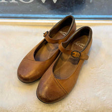 Load image into Gallery viewer, Dansko Size 39 Caramel Loafer Pre-Owned Shoes- Ladies
