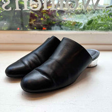 Load image into Gallery viewer, Ferragamo Size 9 Black Sandal Pre-Owned Shoes- Ladies
