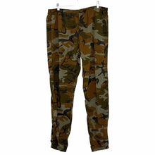 Load image into Gallery viewer, Patagonia Size L Camouflage Pre-Owned Pants- Mens
