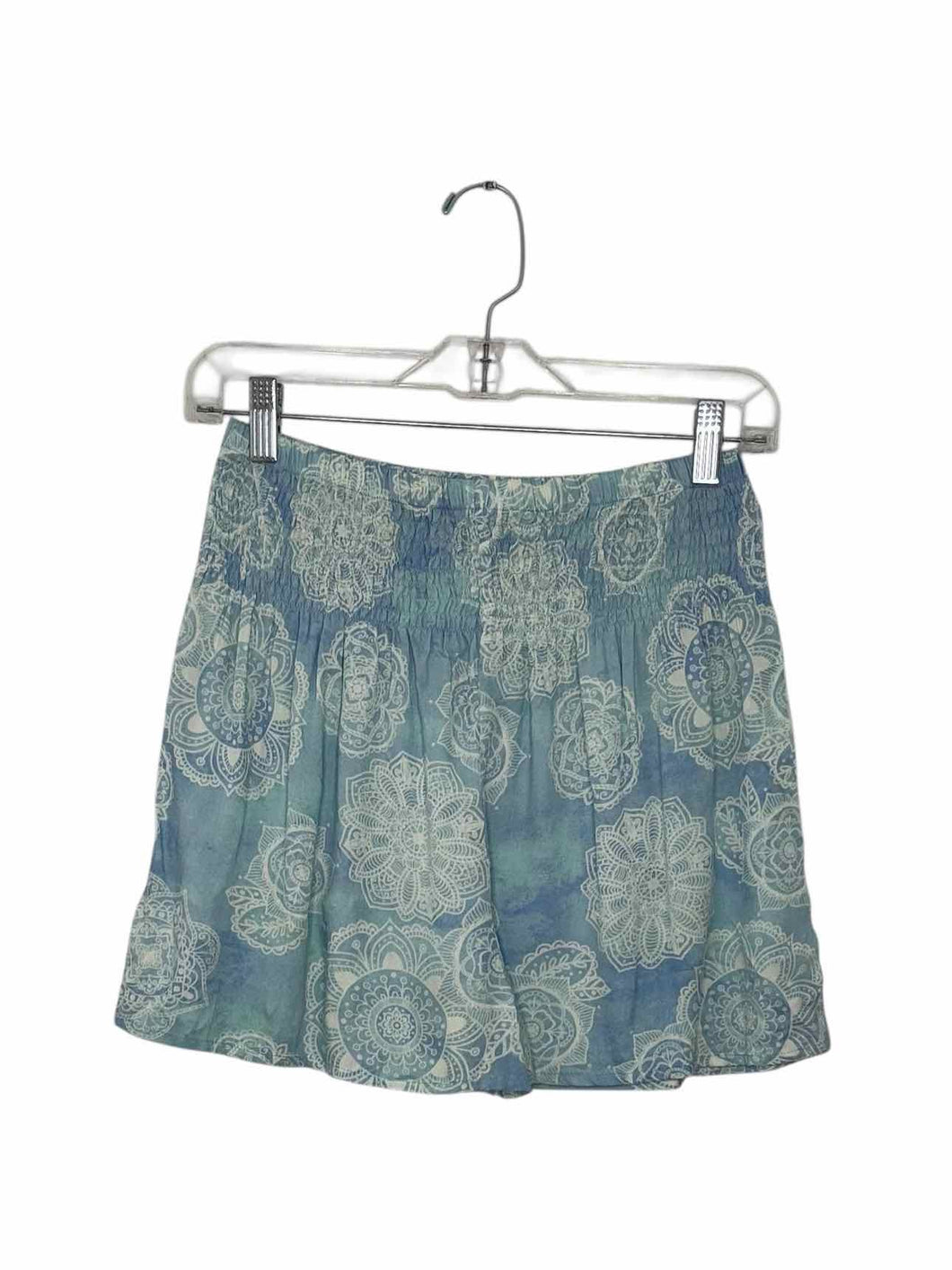 Lotus and Luna Size Small Blue Print Pre-Owned Shorts- Ladies