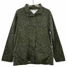 Load image into Gallery viewer, Carve Designs Size Medium Green Print Pre-Owned Jacket- Ladies
