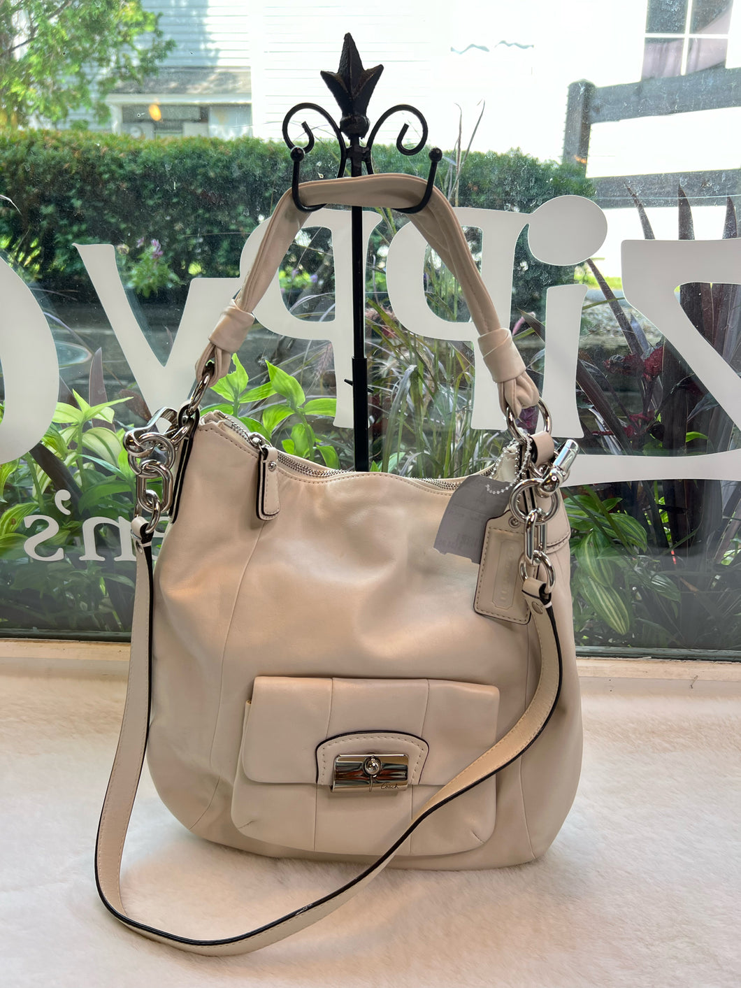 Coach Bone Pre-Owned Purse- Ladies