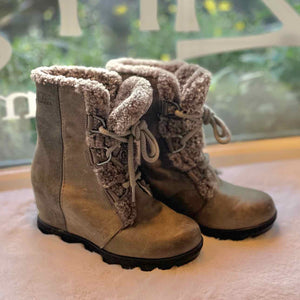 Sorel Size 8 Grey Pre-Owned Boots- Ladies