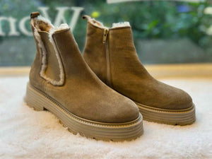 No Brand Label Size 6 Beige Pre-Owned Boots- Ladies