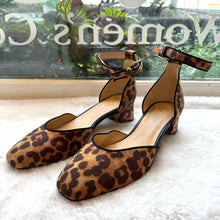 Load image into Gallery viewer, Cabi Size 9 Animal Print Heels Pre-Owned Shoes- Ladies
