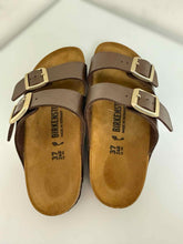 Load image into Gallery viewer, Birkenstock Size 37 Brown Sandal Pre-Owned Shoes- Ladies
