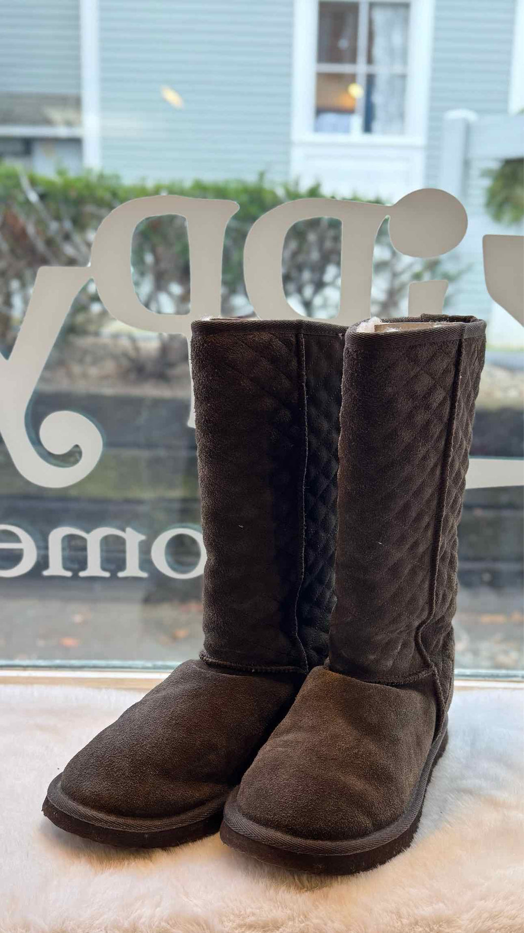 Size 39 Brown Pre-Owned Boots- Ladies