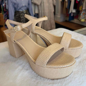 Stuart Weitzman Size 7 Straw Footwear- NWOB Shoes- Ladies
