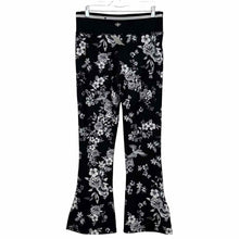 Load image into Gallery viewer, Johnny Was Size Large Black Floral Pre-Owned Activewear- Pants
