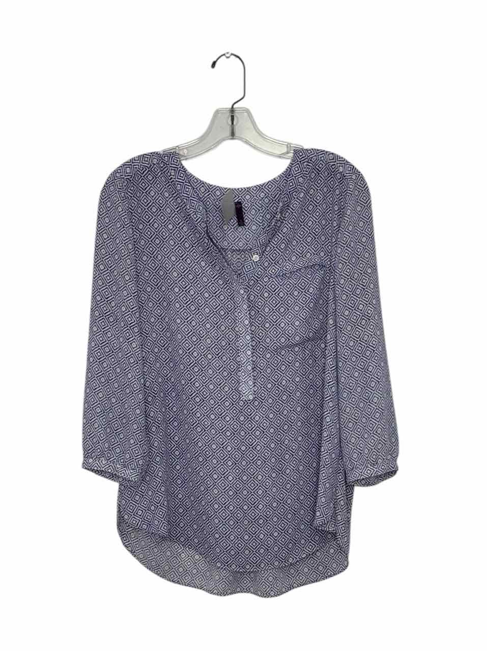Not Your Daughter's Size Small Blue Print Pre-Owned Shirt- Ladies
