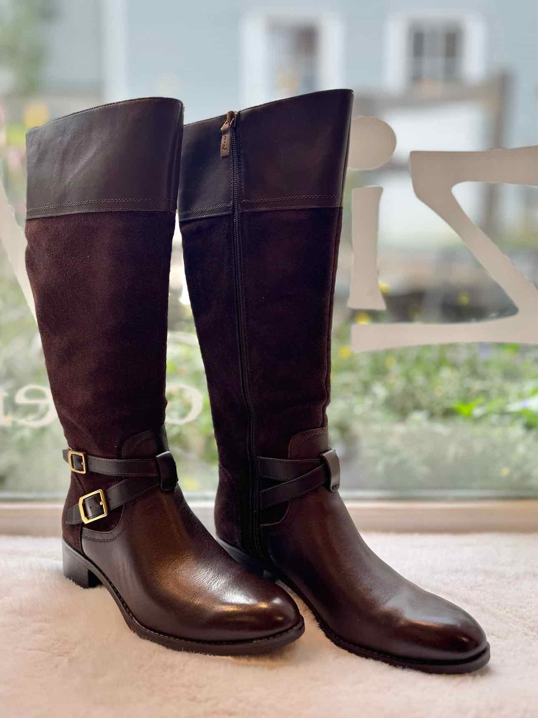 Franco Sarto Size 8 Brown Pre-Owned Boots- Ladies
