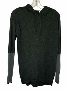 Athleta Size X- Small Green Pre-Owned Sweater- Ladies