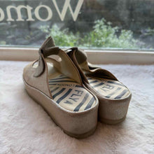 Load image into Gallery viewer, Fly London Size 40 Grey Sandal Pre-Owned Shoes- Ladies
