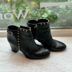 Tory Burch Size 9 Black Pre-Owned Boots- Ladies