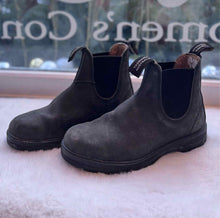 Load image into Gallery viewer, Blundstone Size 7 Grey Pre-Owned Boots- Ladies
