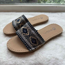 Load image into Gallery viewer, Spartina Size 10 Navy Print Sandal Pre-Owned Shoes- Ladies
