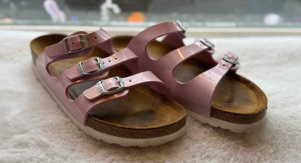Birkenstock Size 37 Pink Sandal Pre-Owned Shoes- Ladies