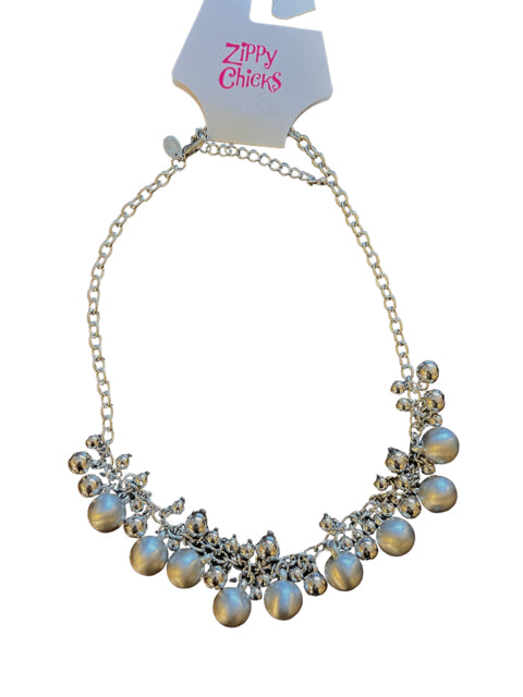 Lia Sophia Size 16 in Silver Necklace- Ladies